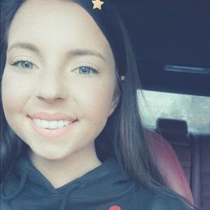 Meet your Posher, Carlie